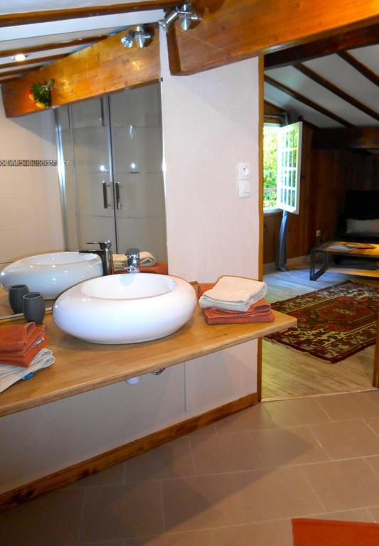 Sous Les Marronniers Bed & Breakfast Petit-Palais-et-Cornemps Ruang foto
