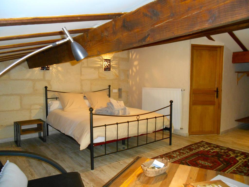 Sous Les Marronniers Bed & Breakfast Petit-Palais-et-Cornemps Ruang foto