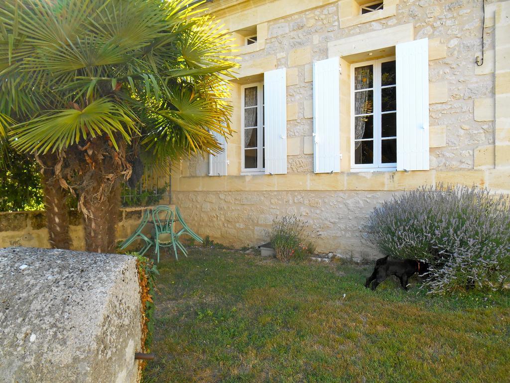 Sous Les Marronniers Bed & Breakfast Petit-Palais-et-Cornemps Ruang foto