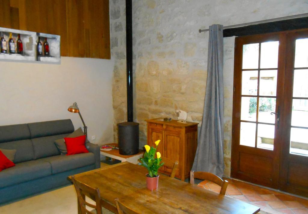 Sous Les Marronniers Bed & Breakfast Petit-Palais-et-Cornemps Bagian luar foto