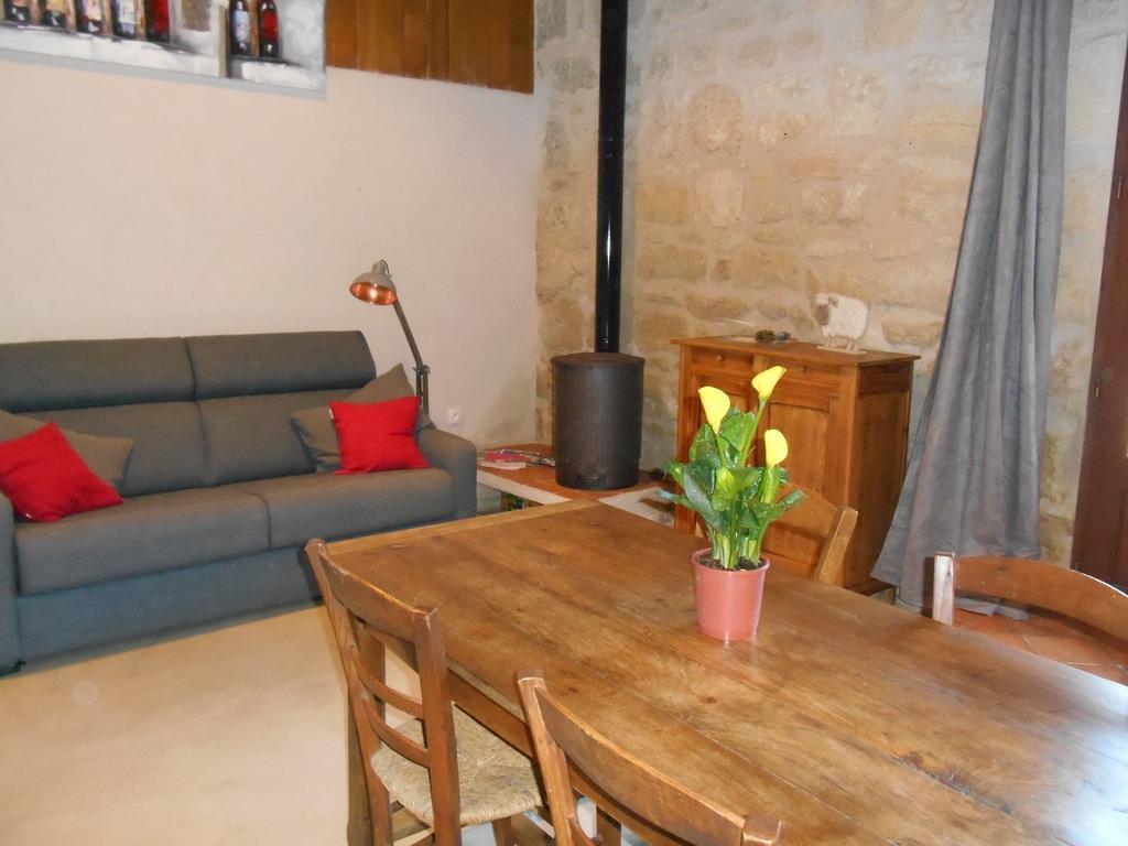 Sous Les Marronniers Bed & Breakfast Petit-Palais-et-Cornemps Bagian luar foto