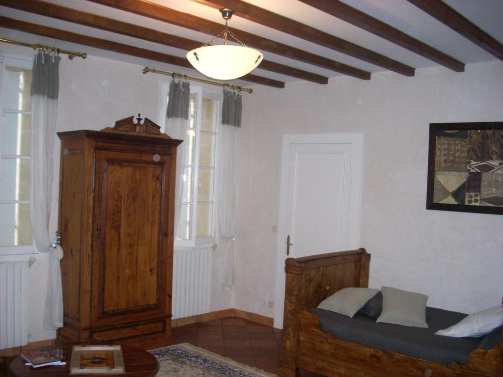 Sous Les Marronniers Bed & Breakfast Petit-Palais-et-Cornemps Bagian luar foto